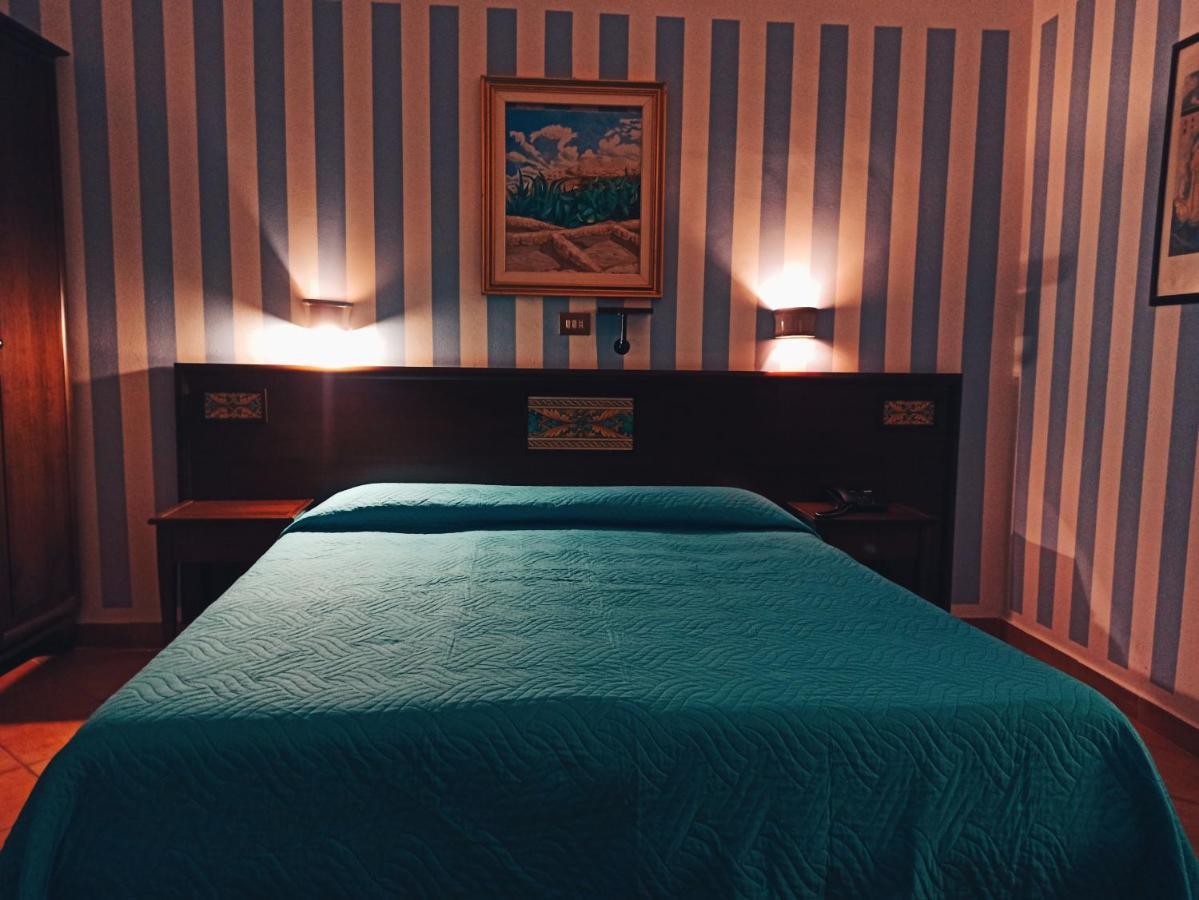 Hotel Plaza Кальтаниссетта Экстерьер фото